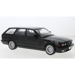 BMW 5er (E34) Touring, metallic-black, 1991 1:18