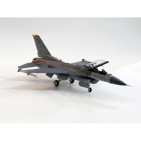 Tamiya 1:72 US F-16CJ Fig