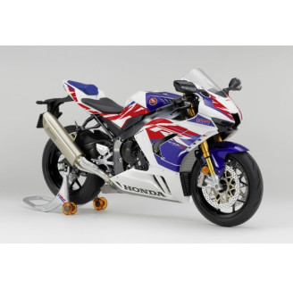 TAMIYA 1:12 Honda CBR 100