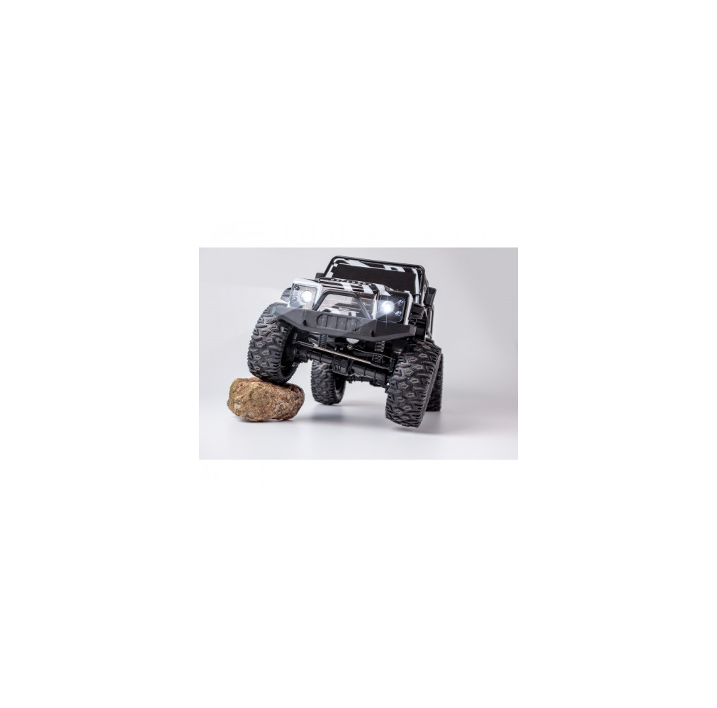 1:8 Land Rover Defender 1
