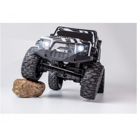 1:8 Land Rover Defender 1
